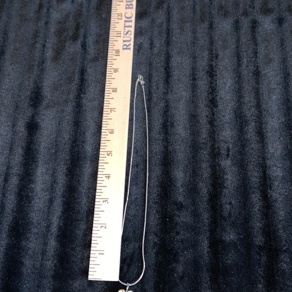 Vintage, crystal rhinestone necklace cluster with 18” snake chain silver tone - Picture 7 of 7